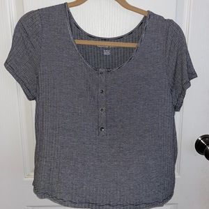 Crop top, with buttons